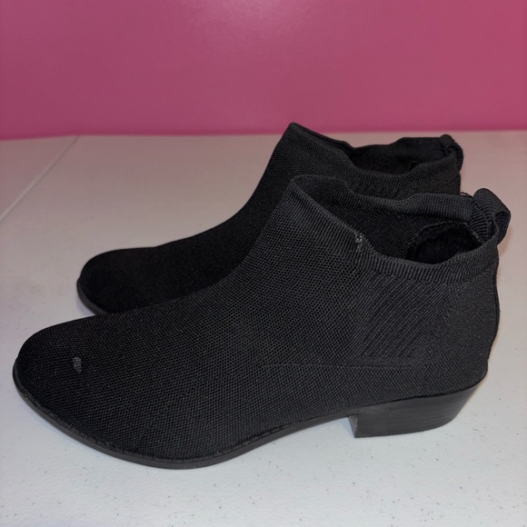 Torrid Black Textured Ankle Booties - Picture 4 of 9